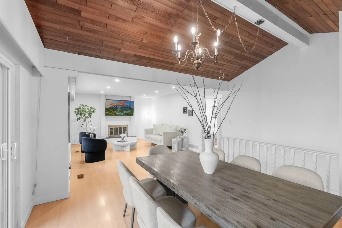 Breakfast Nook Photo of 1835 Arborlynn Drive, North Vancouver, BC