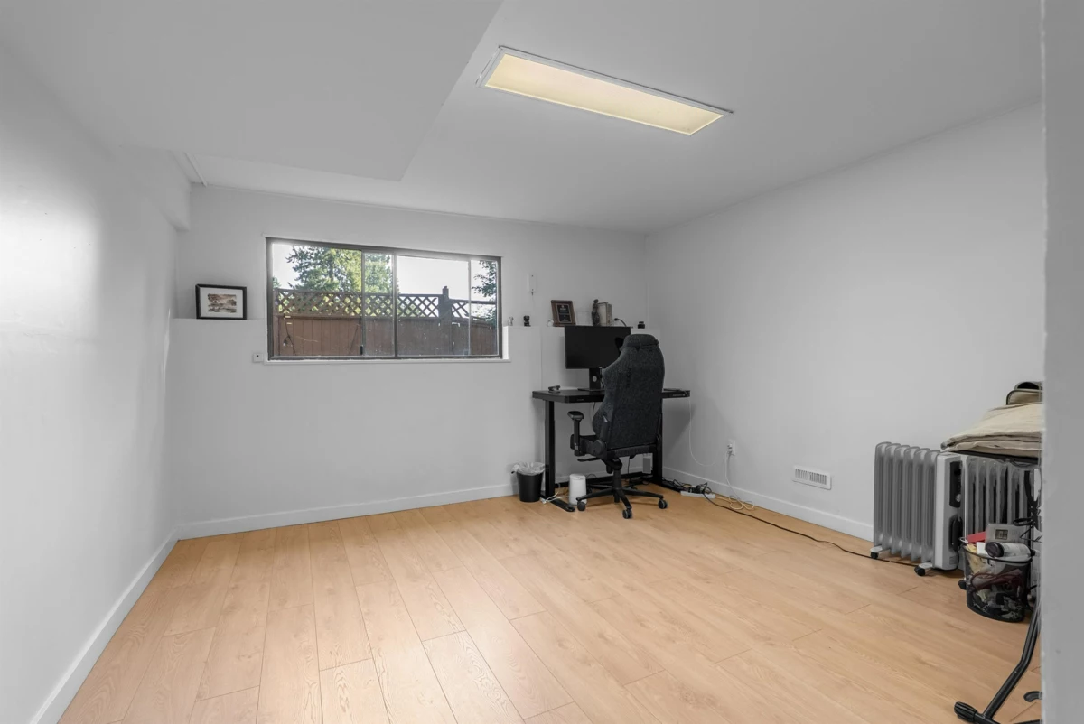 Garden / Landscaping Photo of 1835 Arborlynn Drive, North Vancouver, BC