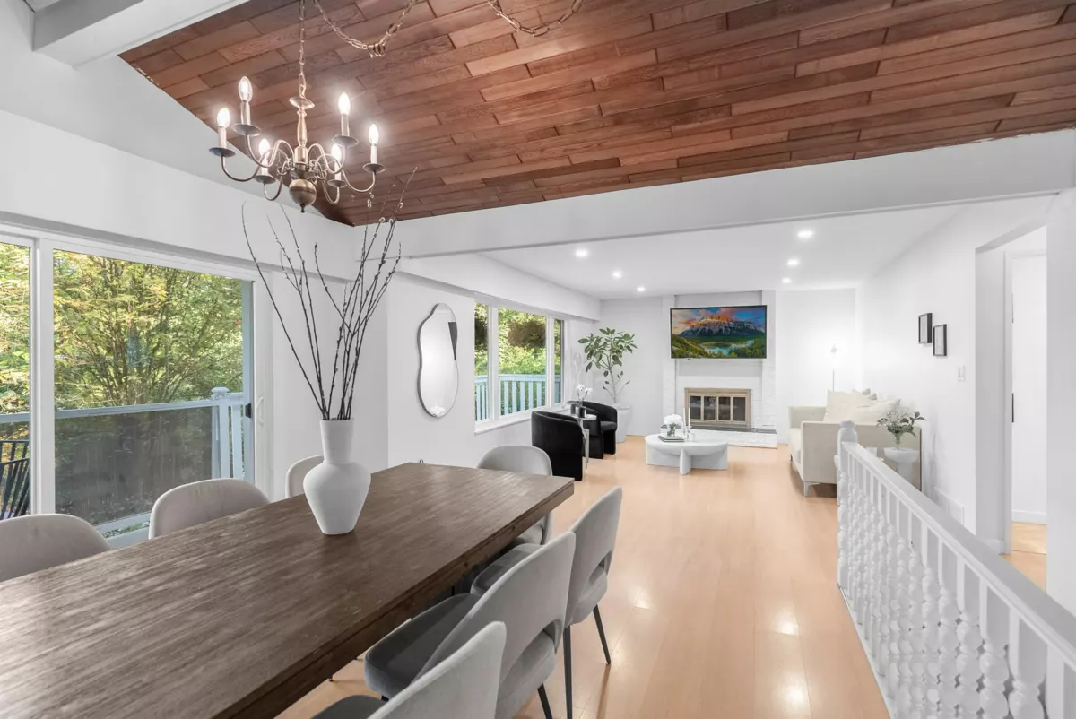 Kitchen Photo of 1835 Arborlynn Drive, North Vancouver, BC