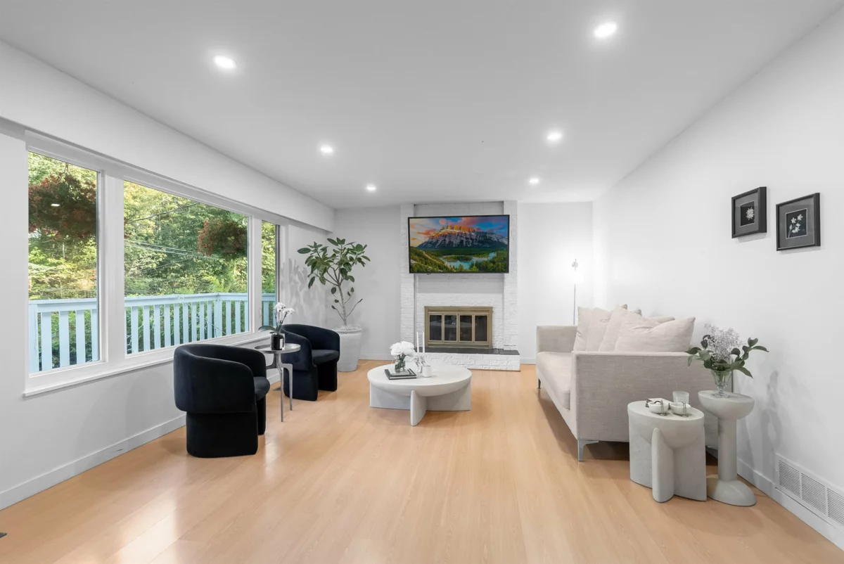 Primary Bedroom Photo of 1835 Arborlynn Drive, North Vancouver, BC