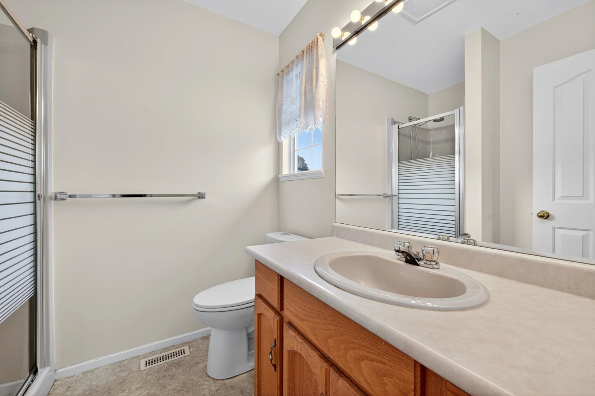 Front Yard Photo of 5663 186a Street, Surrey, BC