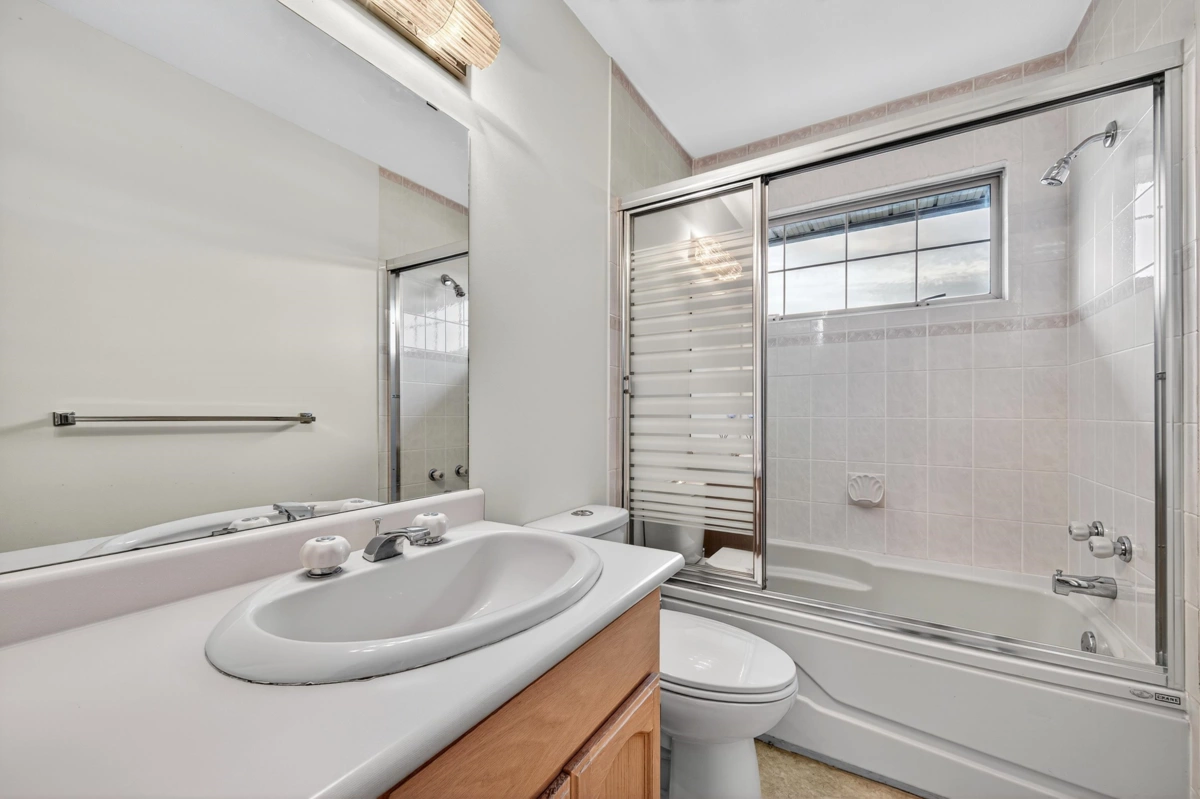 Garden / Landscaping Photo of 5663 186a Street, Surrey, BC