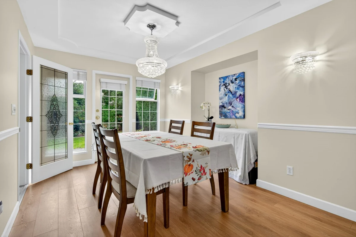 Kitchen Island Photo of 5663 186a Street, Surrey, BC