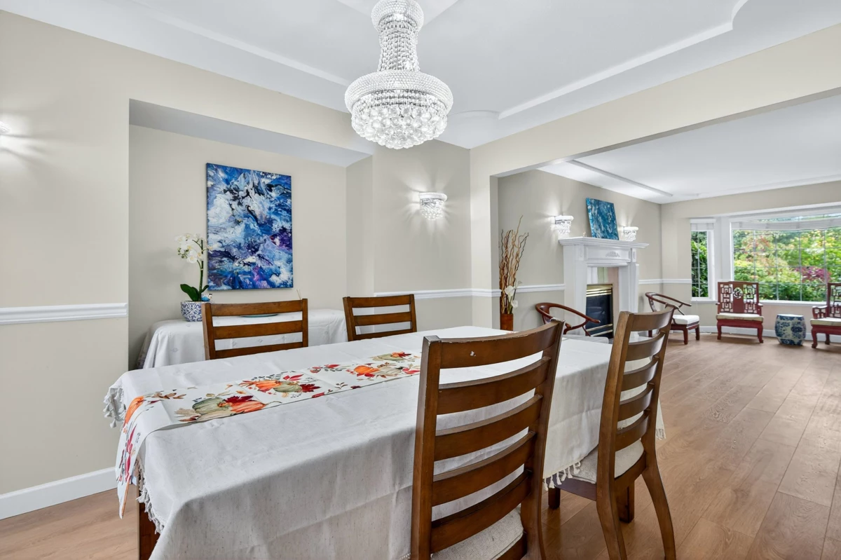 Kitchen Photo of 5663 186a Street, Surrey, BC