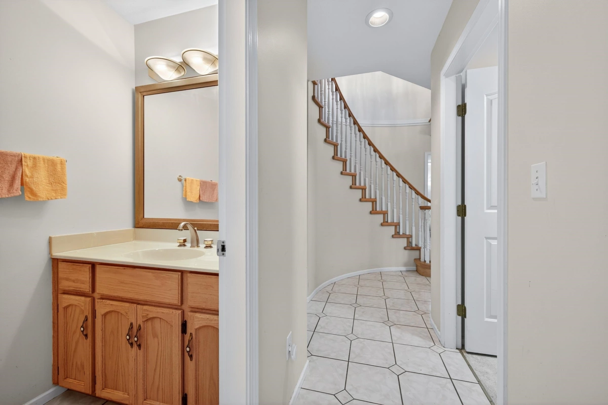 Laundry Room Photo of 5663 186a Street, Surrey, BC