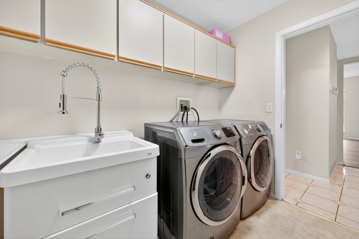 Loft / Bonus Room Photo of 5663 186a Street, Surrey, BC