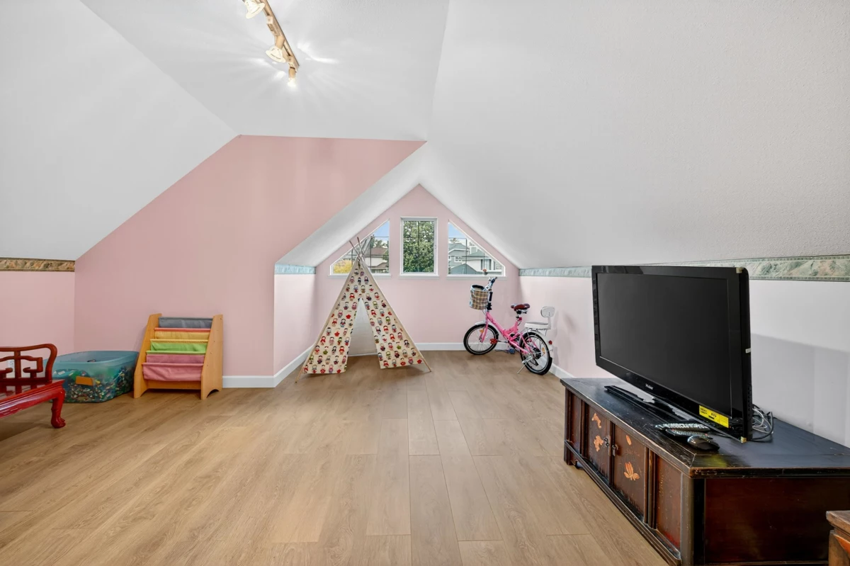 Outdoor Kitchen Photo of 5663 186a Street, Surrey, BC