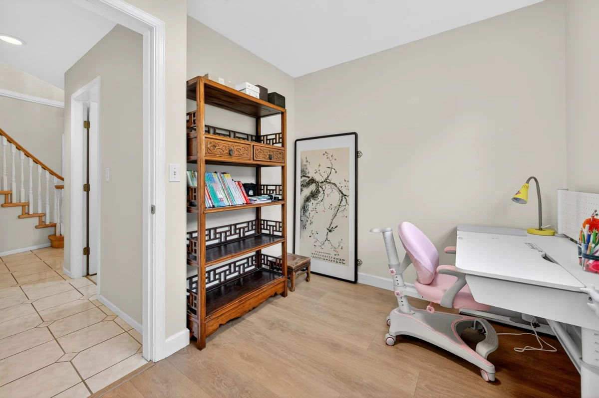 Powder Room Photo of 5663 186a Street, Surrey, BC