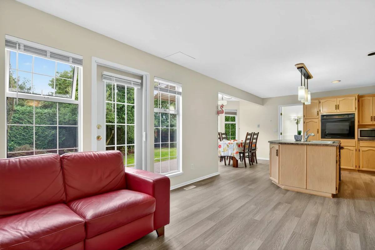 Walk-In Closet Photo of 5663 186a Street, Surrey, BC