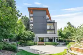 205 13919 Fraser Highway, Surrey, BC