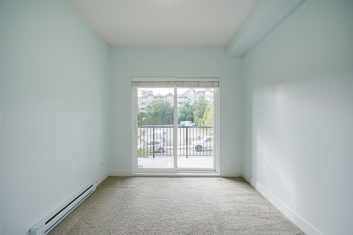 Front Yard Photo of 316 6480 195a Street, Surrey, BC