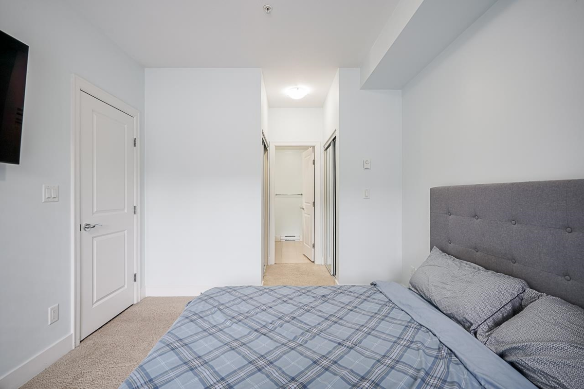 Powder Room Photo of 316 6480 195a Street, Surrey, BC