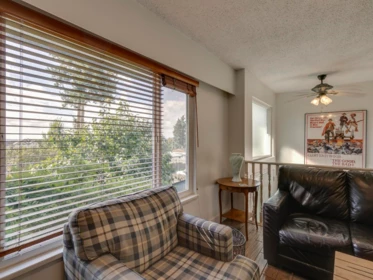 Breakfast Nook Photo of 33164 5th Avenue, Mission, BC