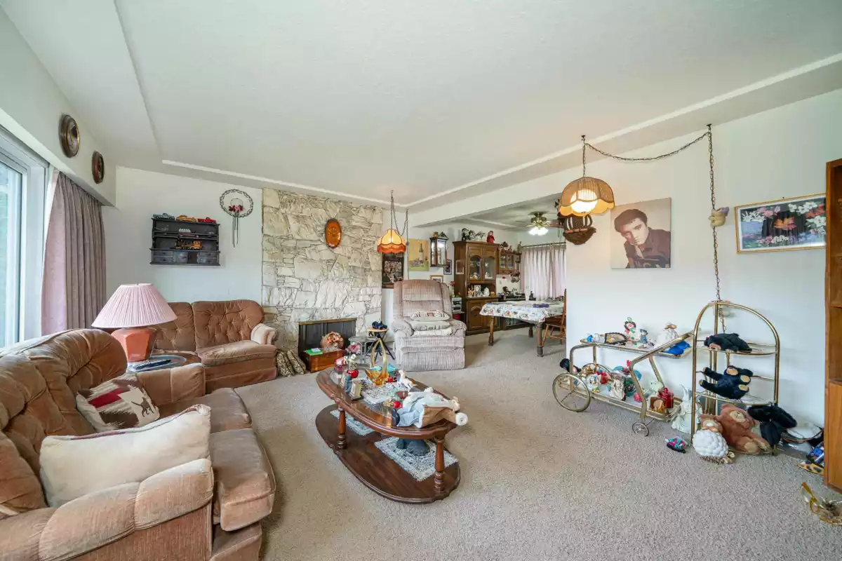 Kitchen Island Photo of 4277 Castlewood Crescent, Burnaby, BC