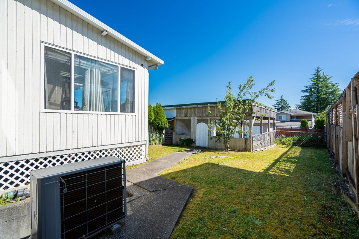 Backyard Photo of 6094 Walker Avenue, Burnaby, BC