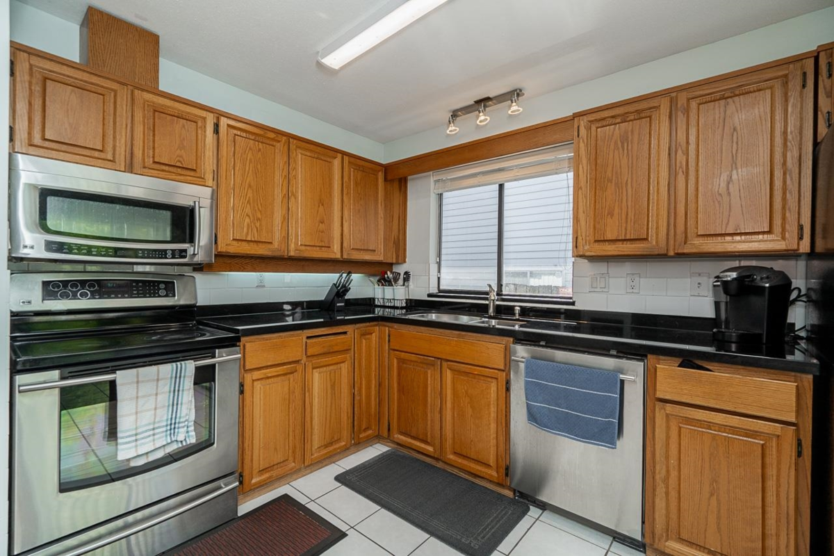 Bedroom 3 Photo of 6094 Walker Avenue, Burnaby, BC