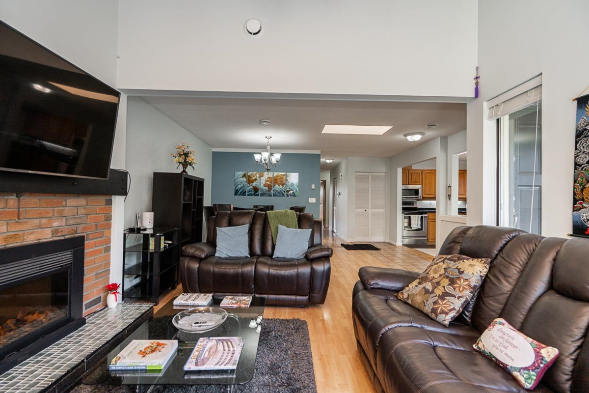 Breakfast Nook Photo of 6094 Walker Avenue, Burnaby, BC