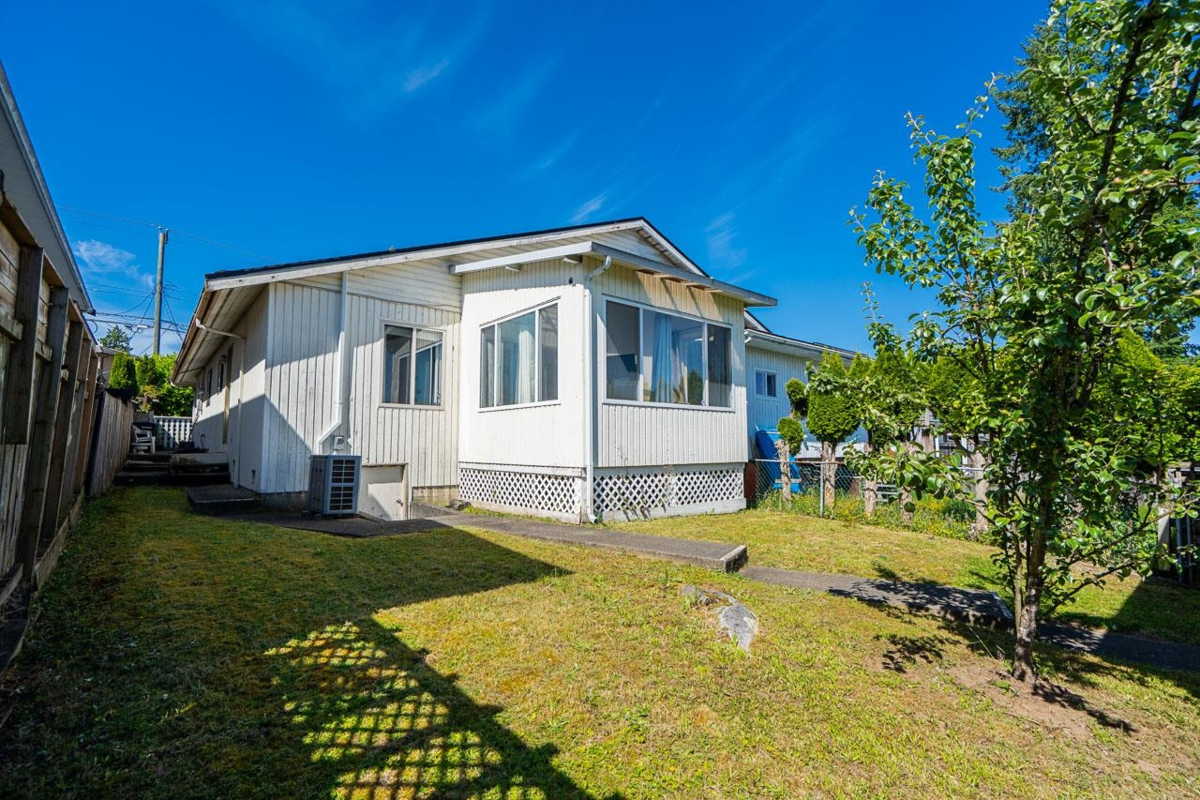 Front Yard Photo of 6094 Walker Avenue, Burnaby, BC