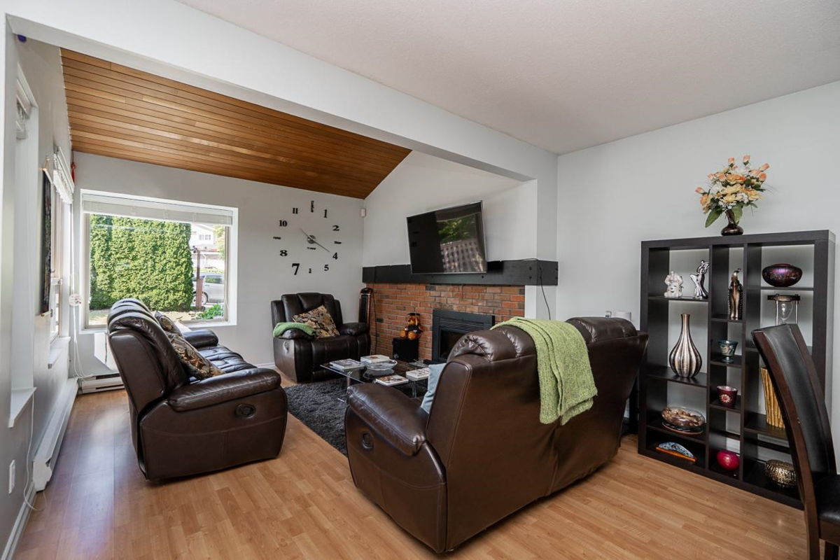 Kitchen Island Photo of 6094 Walker Avenue, Burnaby, BC