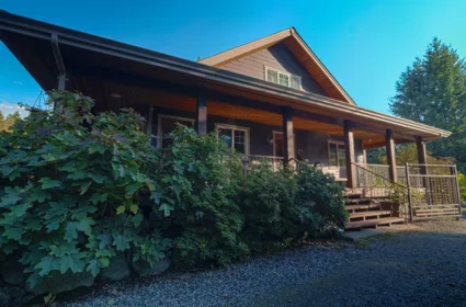 7930 Lohn Road, Halfmoon Bay, BC, Halfmoon Bay — Single Family Residence for sale