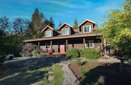 7930 Lohn Road, Halfmoon Bay, BC, Halfmoon Bay — Single Family Residence for sale