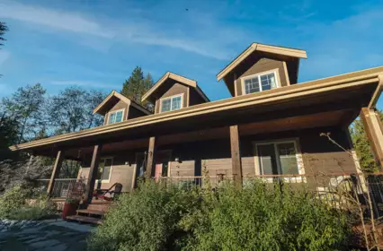 7930 Lohn Road, Halfmoon Bay, BC, Halfmoon Bay — Single Family Residence for sale