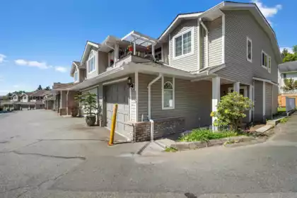 Hallway Photo of 115 22515 116 Avenue, Maple Ridge, BC
