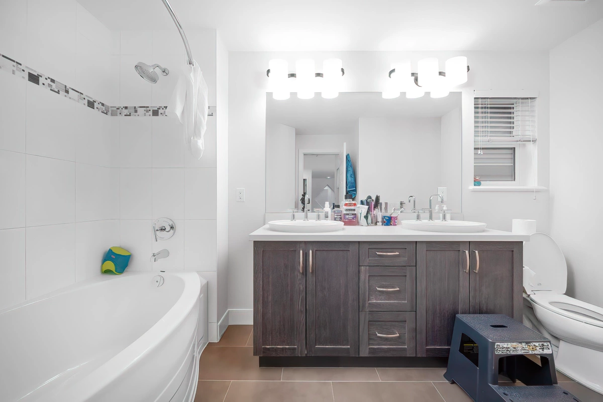 Hallway Photo of 3486 Bishop Place, Coquitlam, BC