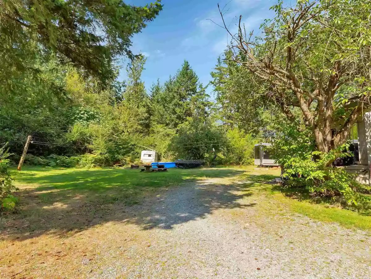 Family Room Photo of 20107 Beacon Road, Hope, BC