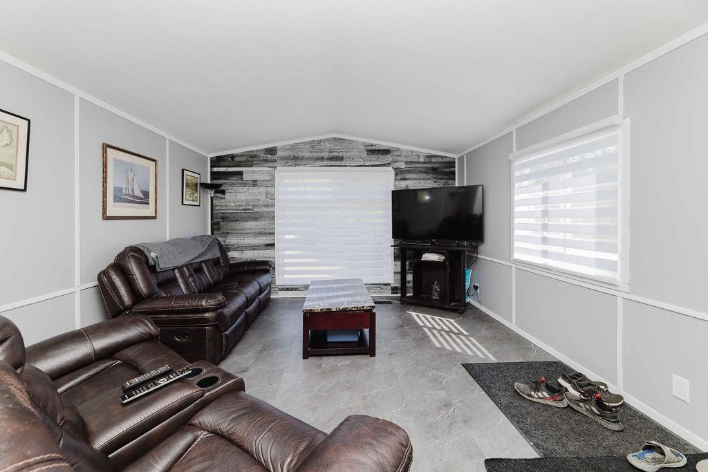 Living Room Photo of 69 1413 Sunshine Coast Highway, Gibsons, BC