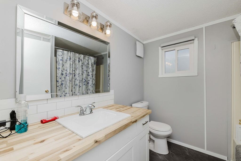 Walk-In Closet Photo of 69 1413 Sunshine Coast Highway, Gibsons, BC