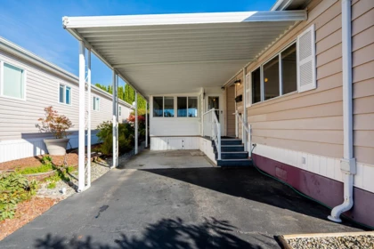 Family Room Photo of 24 15875 20 Avenue, Surrey, BC
