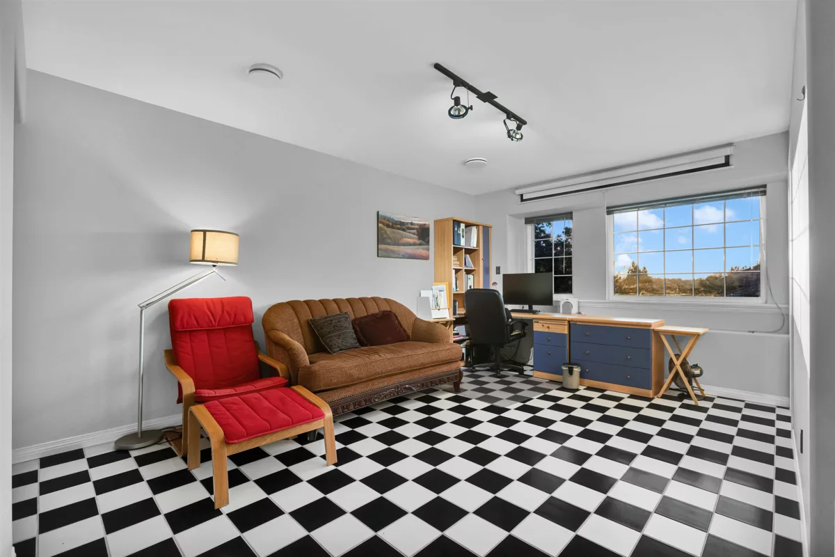 Entry Foyer Photo of 7880 154 Street, Surrey, BC