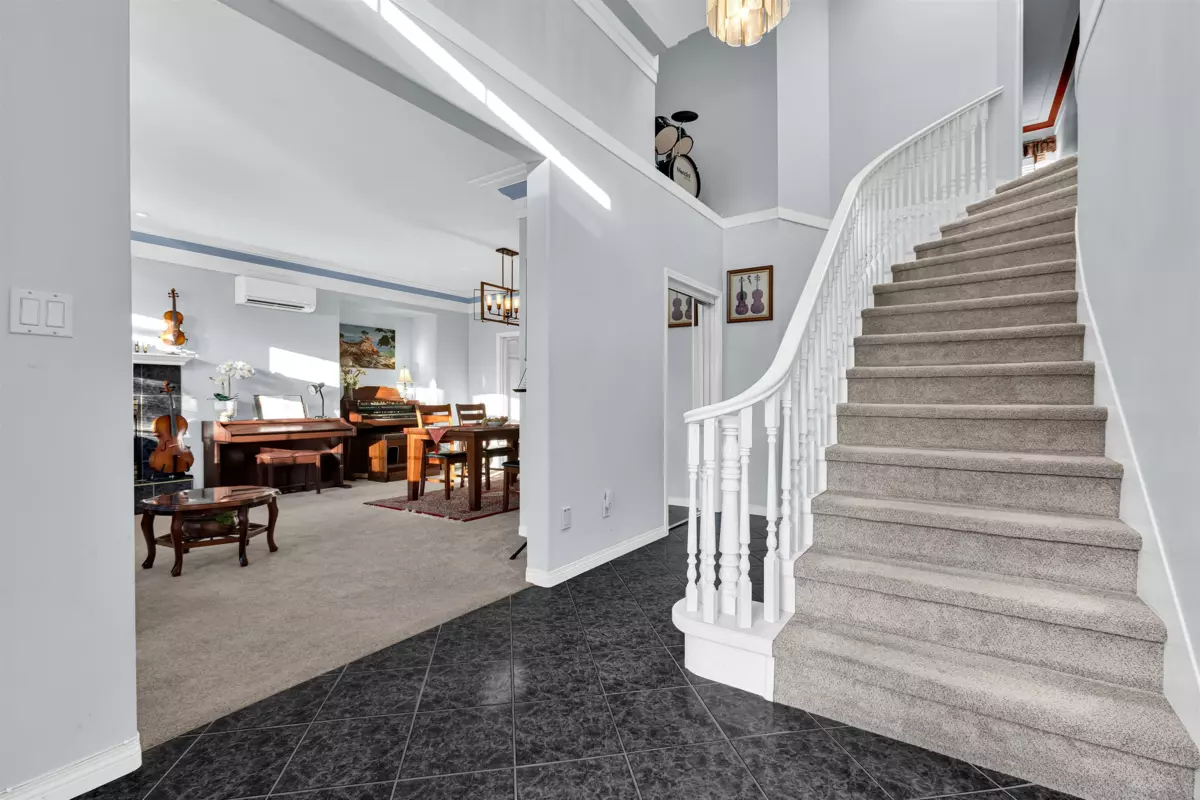 Family Room Photo of 7880 154 Street, Surrey, BC