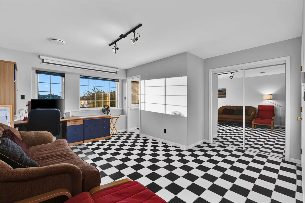 Hallway Photo of 7880 154 Street, Surrey, BC