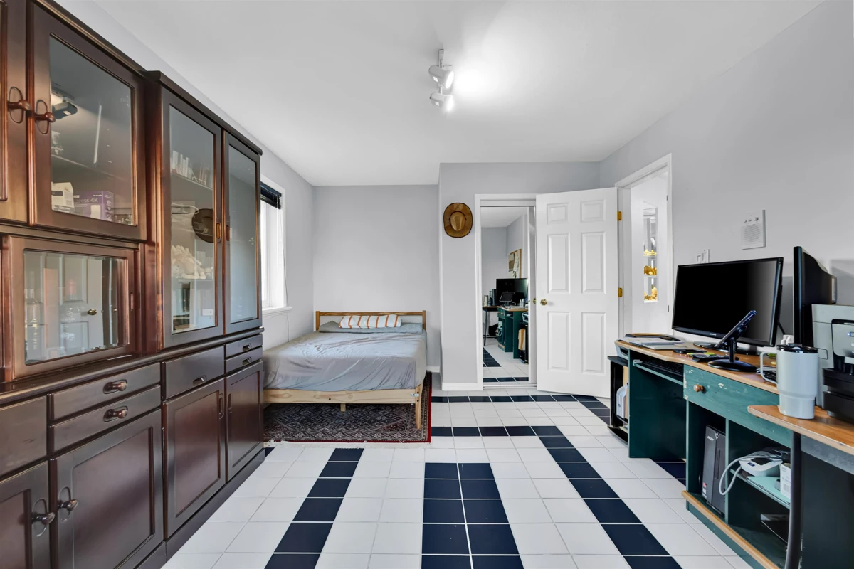 Mudroom Photo of 7880 154 Street, Surrey, BC