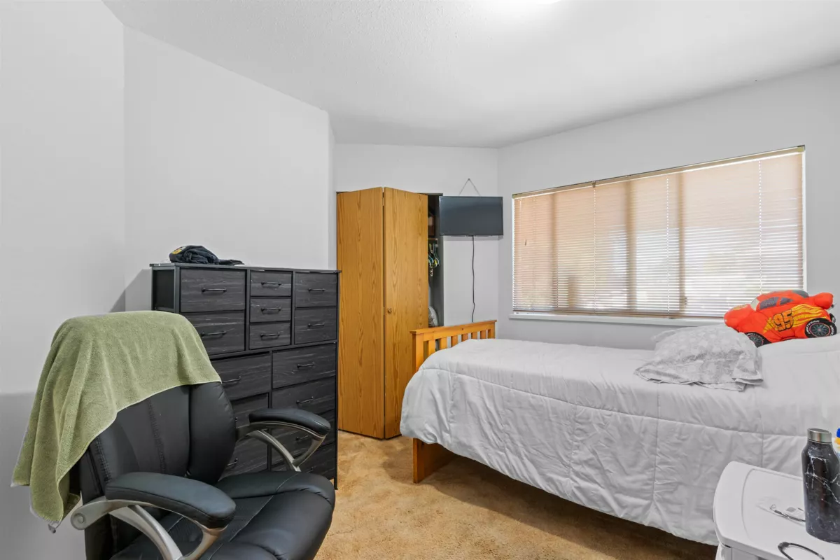 Entry Foyer Photo of 332 St. Patricks Avenue, North Vancouver, BC