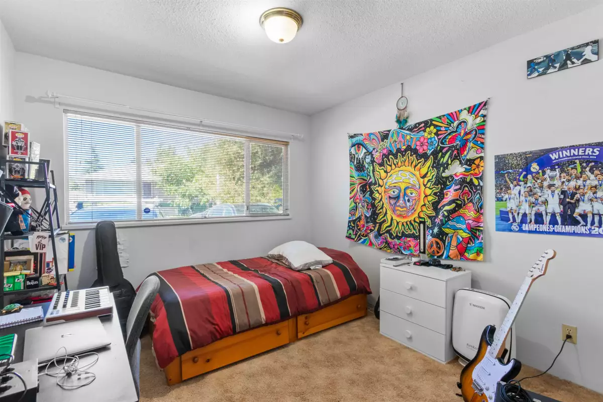 Hallway Photo of 332 St. Patricks Avenue, North Vancouver, BC