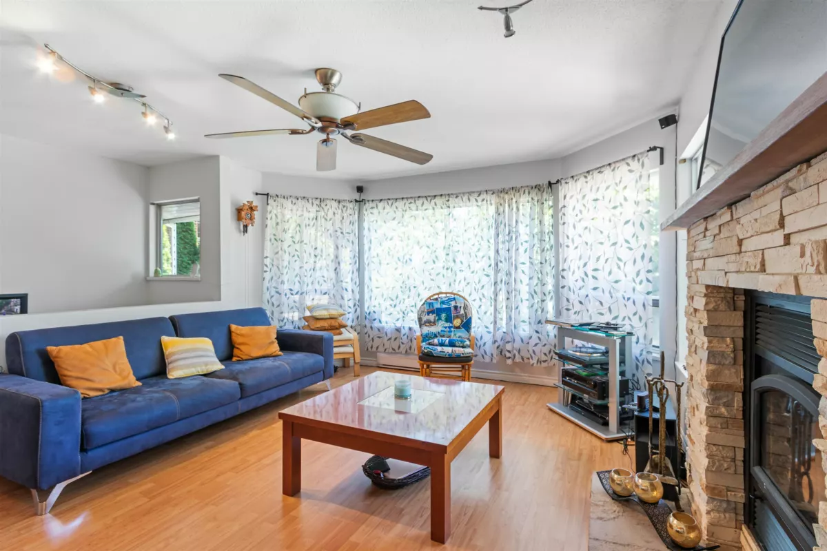 Primary Bathroom Photo of 332 St. Patricks Avenue, North Vancouver, BC