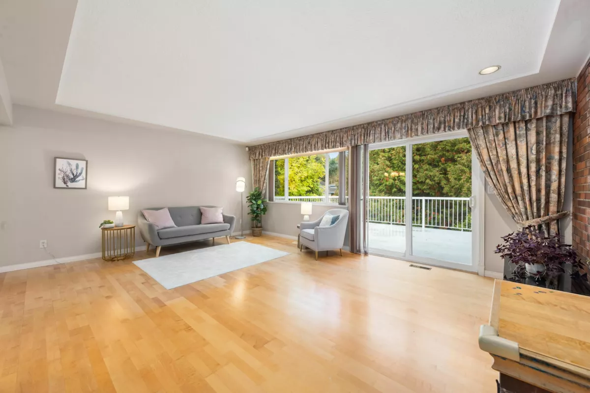 Living Room Photo of 8080 Minler Road, Richmond, BC