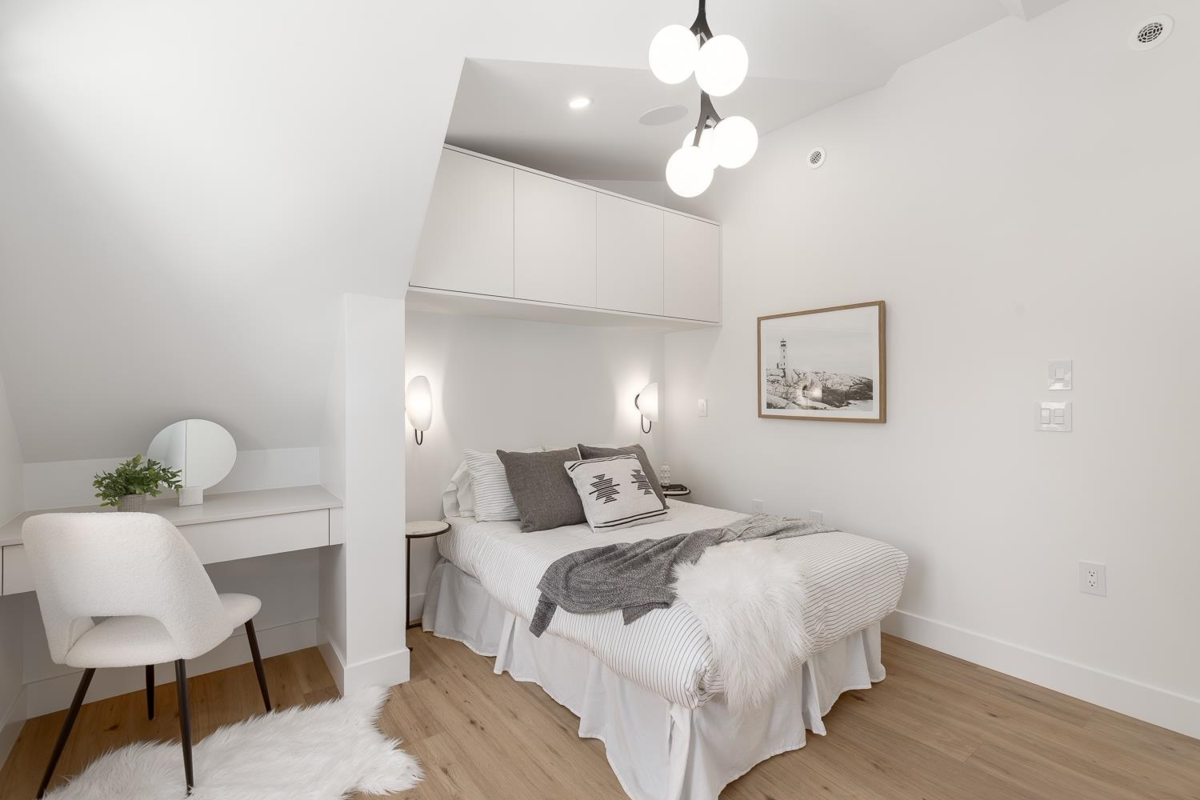 Guest Bathroom Photo of 1135 W 33rd Avenue, Vancouver, BC