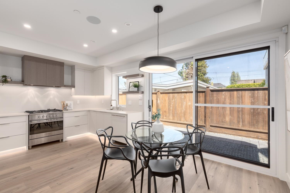 Kitchen Photo of 1135 W 33rd Avenue, Vancouver, BC