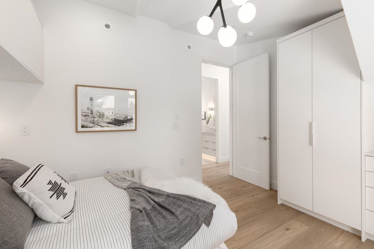 Powder Room Photo of 1135 W 33rd Avenue, Vancouver, BC