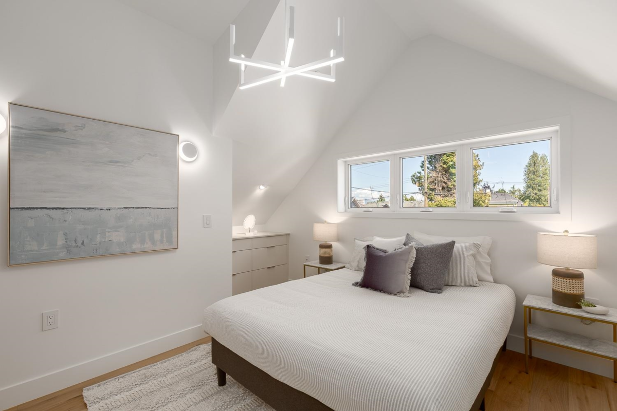 Walk-In Closet Photo of 1135 W 33rd Avenue, Vancouver, BC