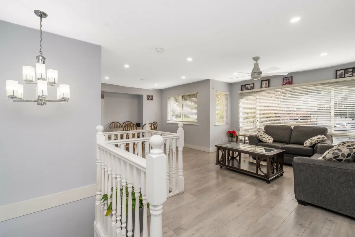 Dining Area Photo of 30971 Brookdale Court, Abbotsford, BC