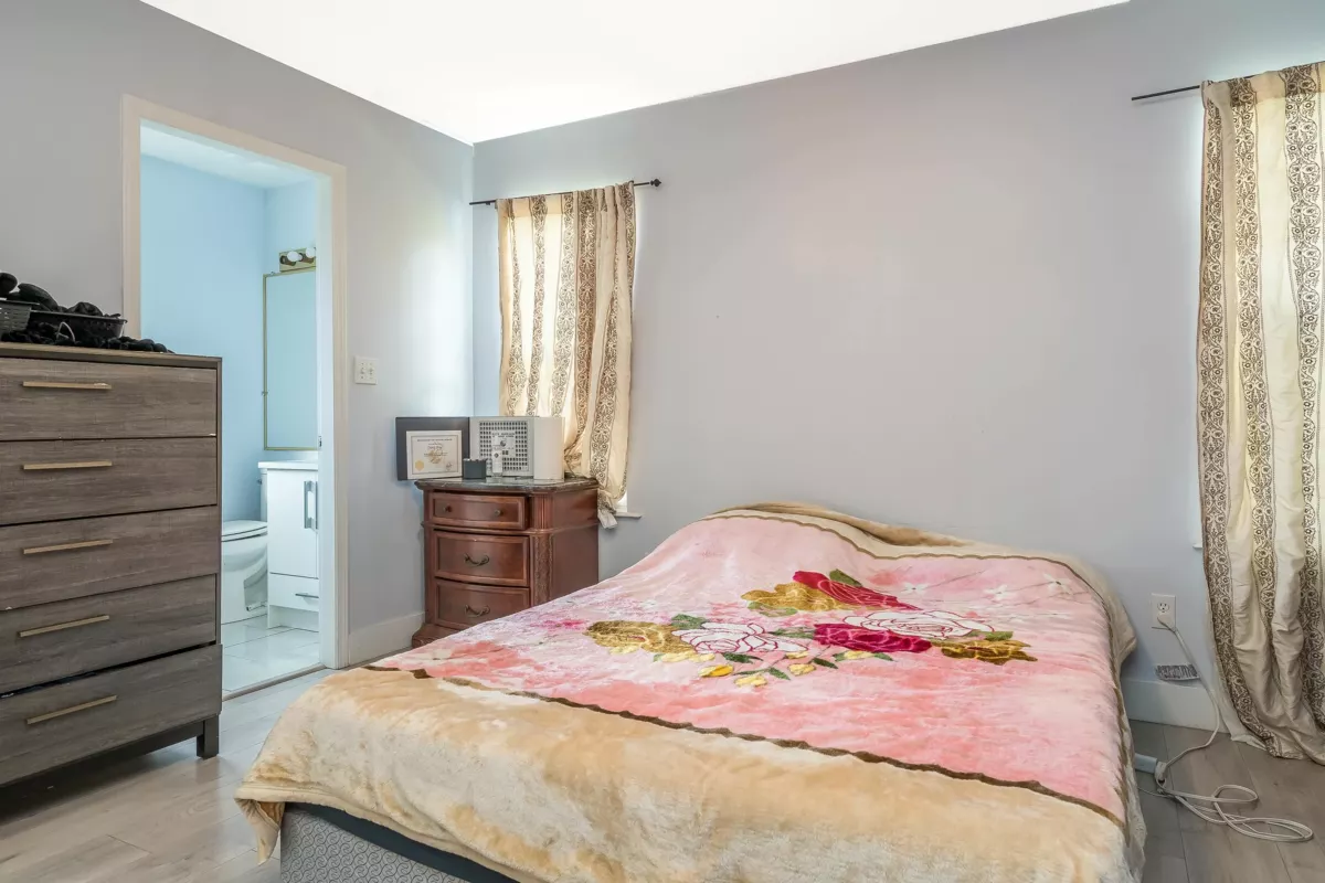 Entry Foyer Photo of 30971 Brookdale Court, Abbotsford, BC