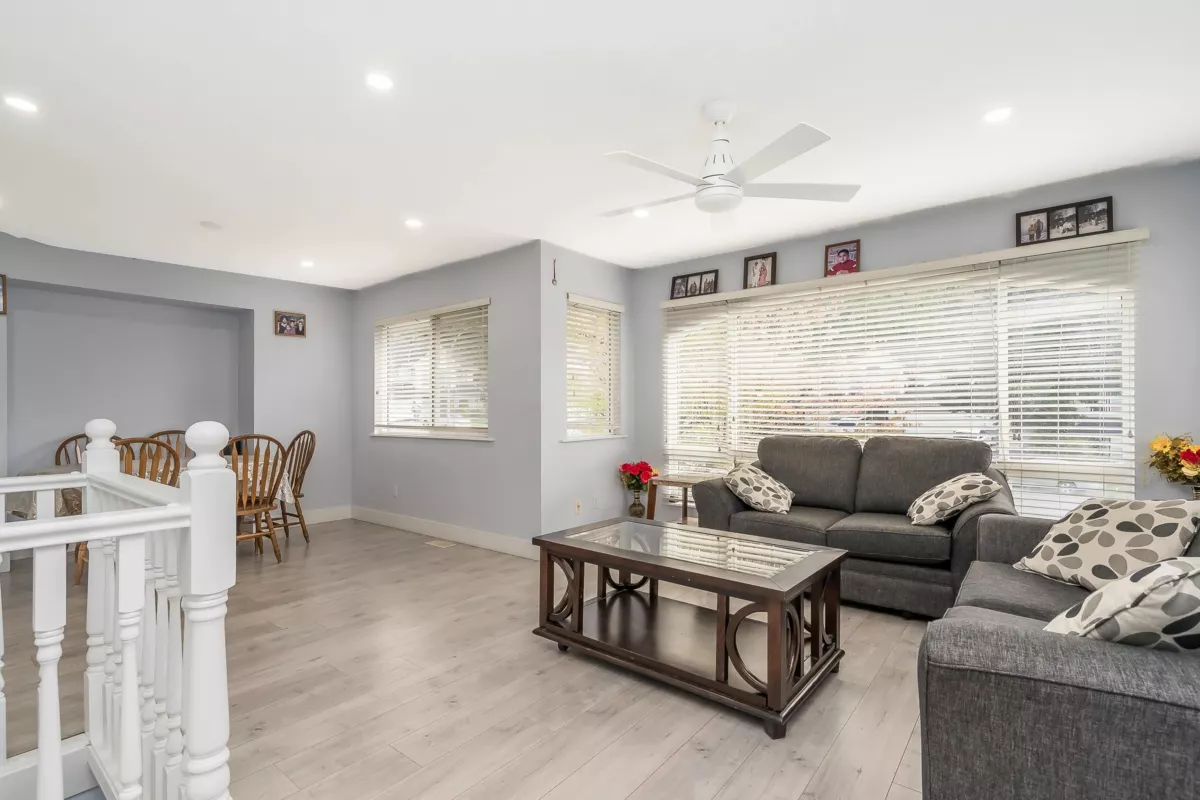 Kitchen Photo of 30971 Brookdale Court, Abbotsford, BC