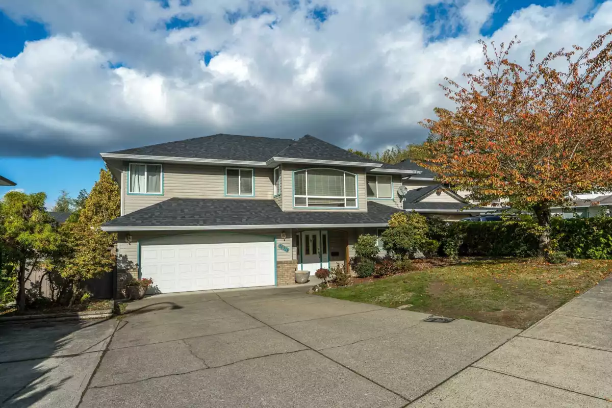 Living Room Photo of 30971 Brookdale Court, Abbotsford, BC