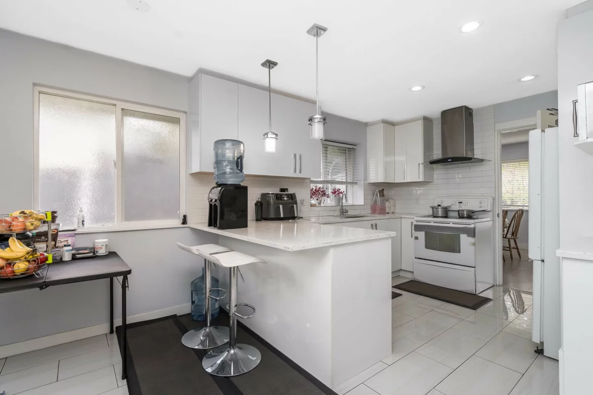 Walk-In Closet Photo of 30971 Brookdale Court, Abbotsford, BC