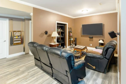 Walk-In Closet Photo of 2915 Fern Drive, Anmore, BC